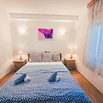 Hvar &