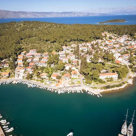 Hvar &